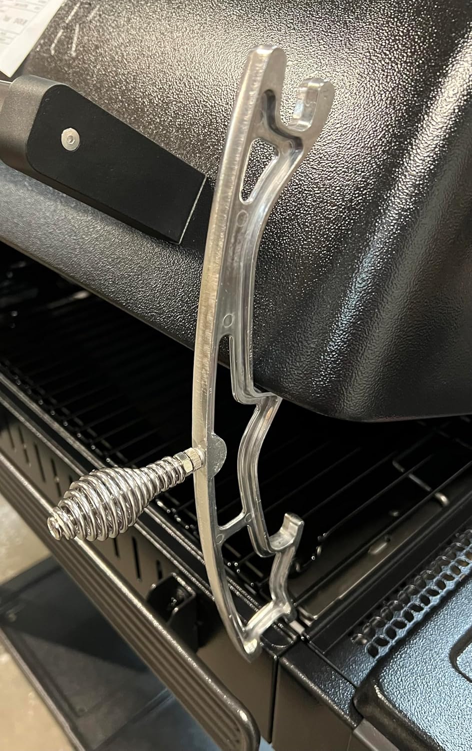 GrillMaster Lid Prop